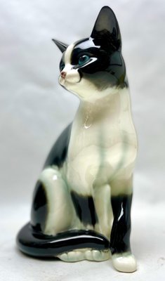 Porcelain Figurine Depicting Cat, 1960s for sale at Pamono