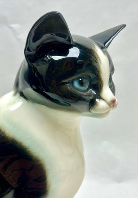 Porcelain Figurine Depicting Cat, 1960s for sale at Pamono