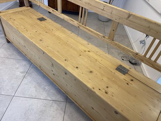 Indoor kitchen online bench