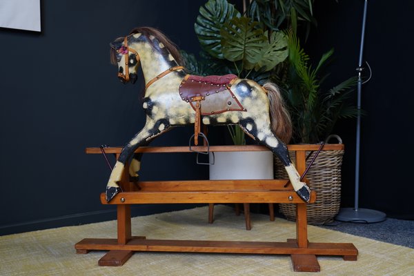 Cheval à bascule ancien en bois -  France