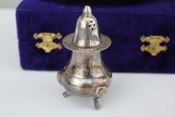 Silver plated salt and pepper shakers deals