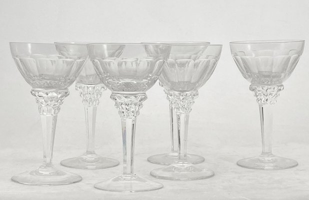 https://cdn20.pamono.com/p/g/1/5/1530674_gqk4w5j7lc/wine-glasses-by-jan-eisenloeffel-1928-set-of-6-1.jpg