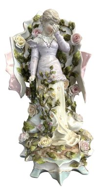 Grand Vase En Barbotine – Décor Fleur Et Corps De Femme Ailée, Style Bleu Gris