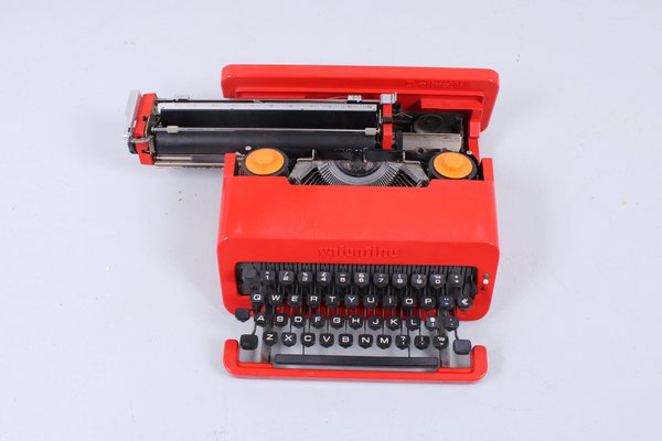 Valentine Red Typewriter Ettore Sottsass for Olivetti, 1960s for sale at Pamono