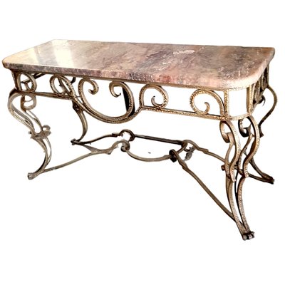 Pink outlet entry table