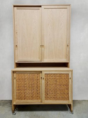 Hans wegner online cabinet