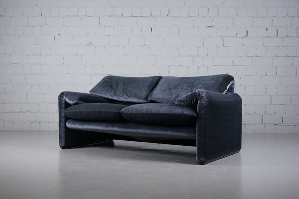 Vintage cassina sofa deals