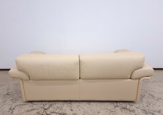 Cream leather couch deals