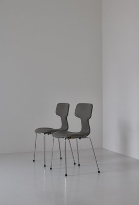 Set of Model 3103 T-Chairs in Leather and Steel by Arne Jacobsen 