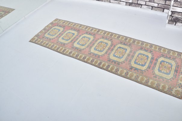 Alfombra larga de pasillo turca hecha a mano en venta en Pamono