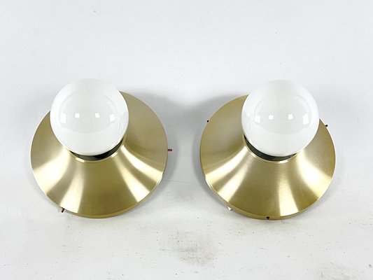 Lámparas de pared vintage redondas de aluminio dorado de Stilux años Juego de 2 en venta en Pamono