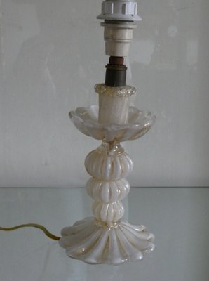 Lustre en verre soufflé translucide à inclusions de paillettes d