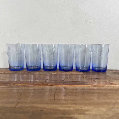 https://cdn20.pamono.com/p/g/1/5/1545176_xbweqmkxfo/blue-drinking-glasses-japan-1940s-set-of-6-1.jpg