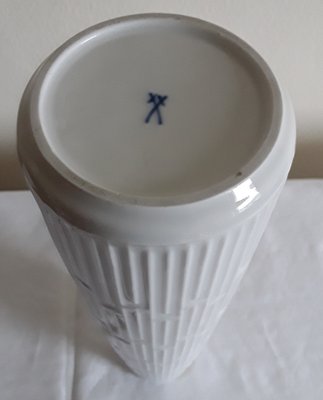 Porzellanvase von Hans Merz für Meissen, 1960er bei Pamono kaufen