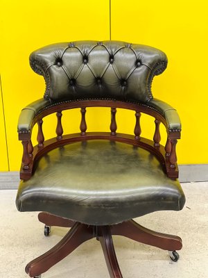 Vintage Chesterfield Captains Chair aus Gr nem Leder 1980er bei