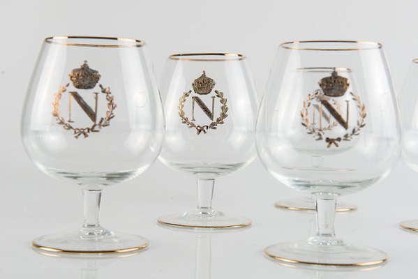 https://cdn20.pamono.com/p/g/1/5/1550262_rs16iwev0t/baccarat-napoleon-cognac-glasses-set-of-6-3.jpg