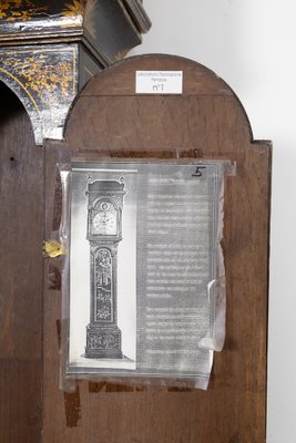 18th Century Chinoiserie Lacquered Clock for sale at Pamono