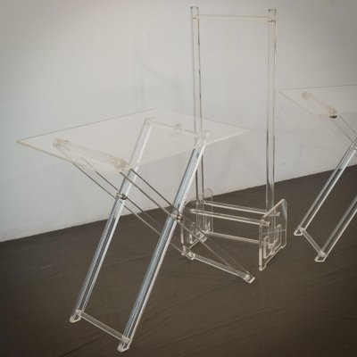 Mesas auxiliares plegables de vidrio acrílico, años 60. Juego de 3 en venta  en Pamono