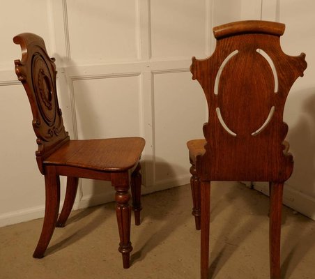 Early 19th Century Golden Oak Hall Chairs Set of 2 for sale at Pamono