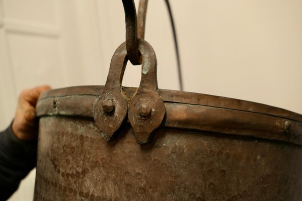 https://cdn20.pamono.com/p/g/1/5/1552578_v499leqgmg/large-19th-century-copper-cooking-pot-1850s-2.jpg