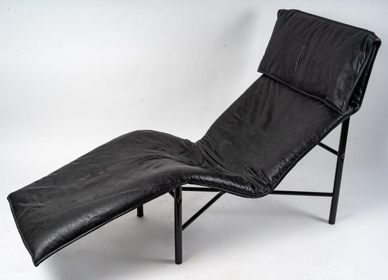 Black leather online chaise lounge chair