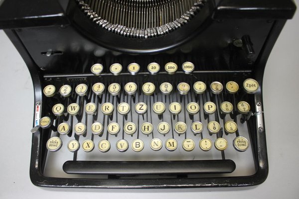 Typewriter from Triumph, Germany, 1915 for sale at Pamono
