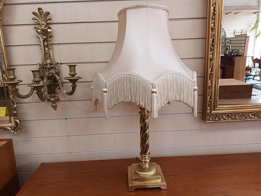 calcular Perla fácilmente Lámpara de mesa vintage de latón con pantalla de flecos con borlas, años 60  en venta en Pamono