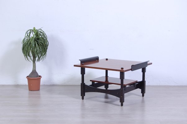 End table with clearance removable tray