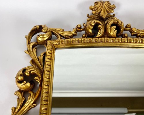 Specchio da parete vintage Luigi XV con cornice in legno intagliato in  vendita su Pamono
