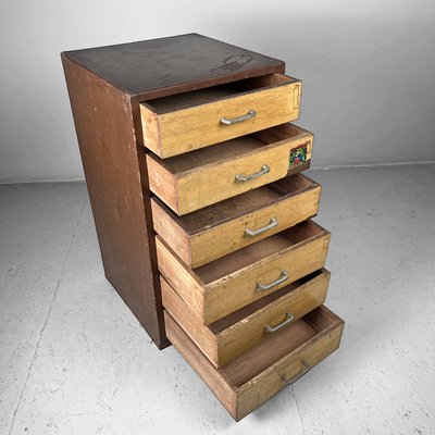 https://cdn20.pamono.com/p/g/1/5/1559640_rlrh1u5kei/vintage-japanese-drawer-cabinet-1960s-3.png