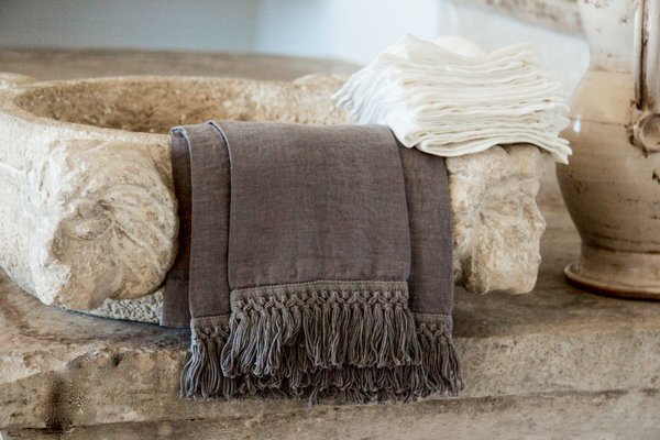 Asciugamani da bagno in lino con frange lunghe di Once Milano, set di 2 in  vendita su Pamono