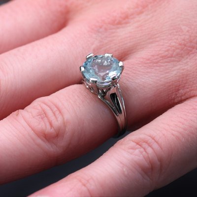 Anillo solitario frances de oro blanco de 18 kt con aguamarina de 3 25 quilates anos 50 en venta en Pamono
