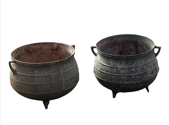Cast Iron Cooking Pots, Set of 2