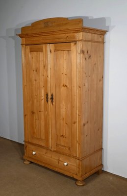 Armario pequeño de 1 puerta y 1 cajón fabricado en madera de cerezo macizo  en estilo Directorio