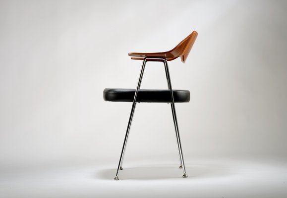 Robin day online 675 chair habitat