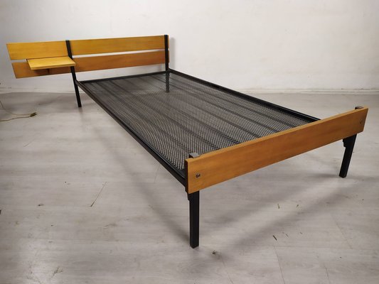 Vintage daybed frame discount