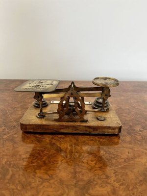https://cdn20.pamono.com/p/g/1/5/1573032_zso8rzu9pf/antique-victorian-letter-and-postal-scales-with-weights-1860-set-of-9-7.jpg