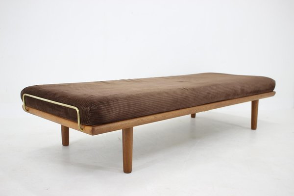 Danish GE19 Daybed by Hans J. Wegner for Getama 1950s for sale at Pamono
