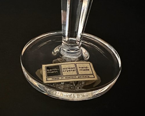 https://cdn20.pamono.com/p/g/1/5/1576066_wer73medty/lead-crystal-wine-glasses-with-diamond-pattern-from-barthmann-west-germany-1970s-set-of-6-6.jpg