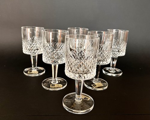 https://cdn20.pamono.com/p/g/1/5/1576066_xs0lewj7dv/lead-crystal-wine-glasses-with-diamond-pattern-from-barthmann-west-germany-1970s-set-of-6-2.jpg