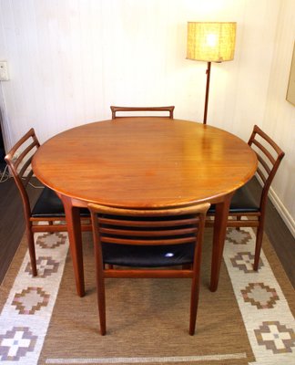 Large Danish Circular Teak Extendable Dining Table by Henning Kjaernulf and Erling Torvits for Sor Stolefabrik 1950s