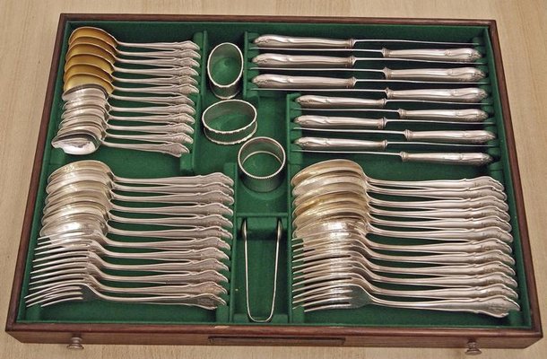 https://cdn20.pamono.com/p/g/1/5/1580722_a0ej96rxrh/koch-bergfeld-silver-800-cutlery-baroque-design-264-pieces-bremen-germany-1900-1890s-set-of-264-3.jpg