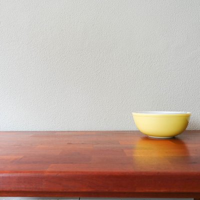 https://cdn20.pamono.com/p/g/1/5/1581995_i2q5adl0nc/vintage-pyrex-mixing-bowls-1950s-set-of-4-2.jpg