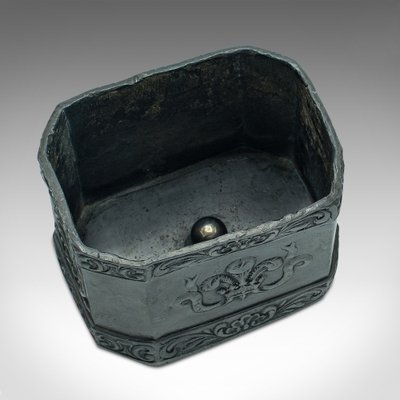 the tobacco keeper Antique English Commemorative Tobacco Keeper, 1810