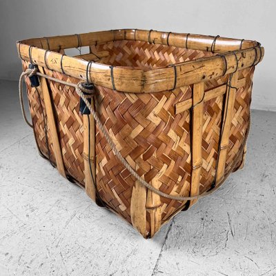 Cesta de cosecha japonesa de bambú trenzada a mano, años 50 en
