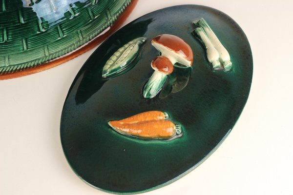Mushroom Delicacies and Dinnerware: How Ceramic and Stoneware