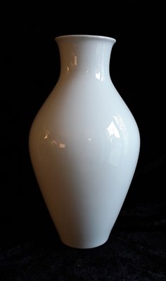 Große deutsche Vintage Porzellanvase in Weiß von Fürstenberg, 1960er bei Pamono kaufen