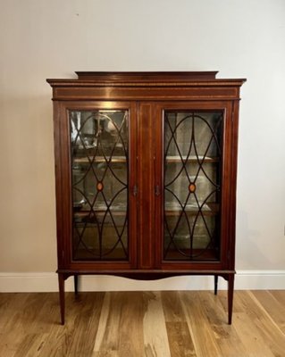 Edwardian Inlaid Mahogany Display Cabinet 1900s for sale at Pamono