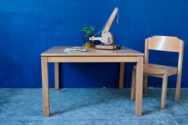 Children's chair for dining table deals