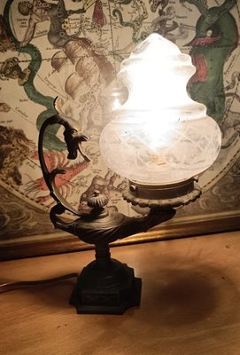 Aladdin Lamp with Flickering Bulb – Early California Antiques Shop